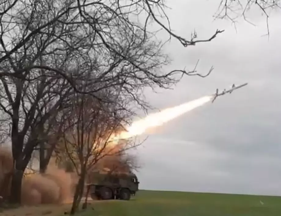 Как потопиха крайцера "Москва": Киев показа ВИДЕО с историческото пускане на двете ракети