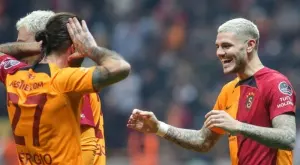 Галатасарай вкара oт съблекалнята, а Фенербахче демонстративно напусна терена! (ВИДЕО)