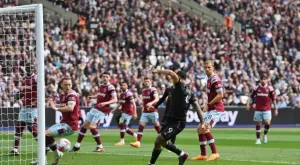 {{ otherArticle[0].article.title }}