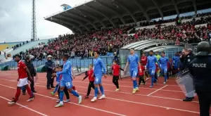 {{ otherArticle[0].article.title }}