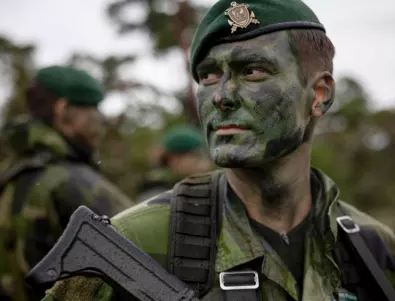 Швеция изпраща войски в Латвия, латвийският министър на отбраната не крие радостта си