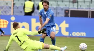 {{ otherArticle[0].article.title }}