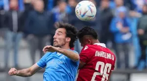 ВИЦ НА ДЕНЯ: Седнал голям футболен фен да гледа ЦСКА - Левски...