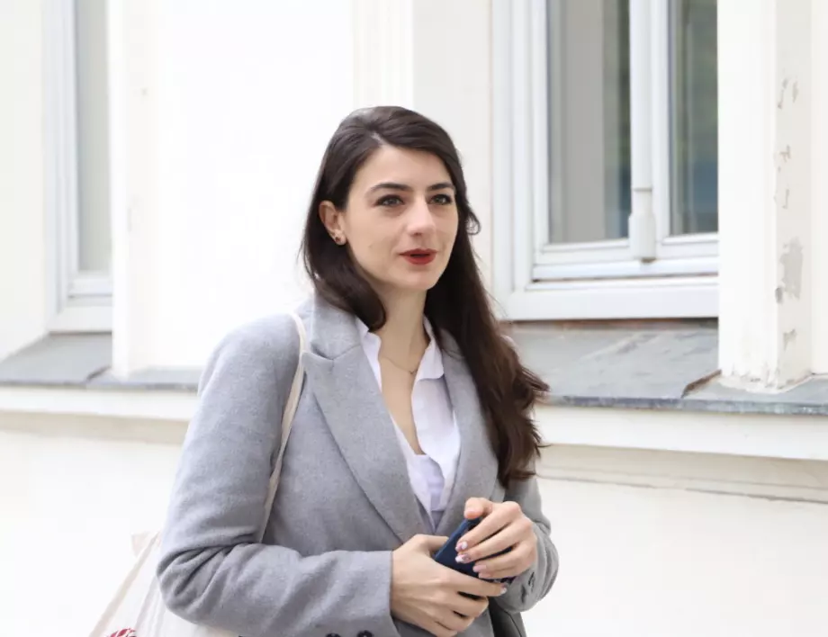 Прокуратурата още разследва договора за правна помощ на ББР с Лена Бориславова