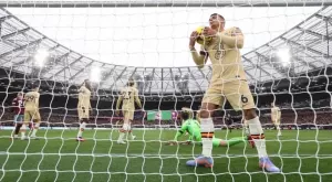 {{ otherArticle[0].article.title }}