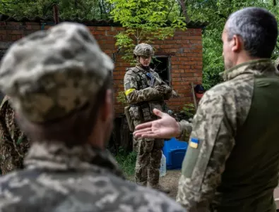 Германия: Вратите на НАТО са открехнати за Украйна, но е рано за членство