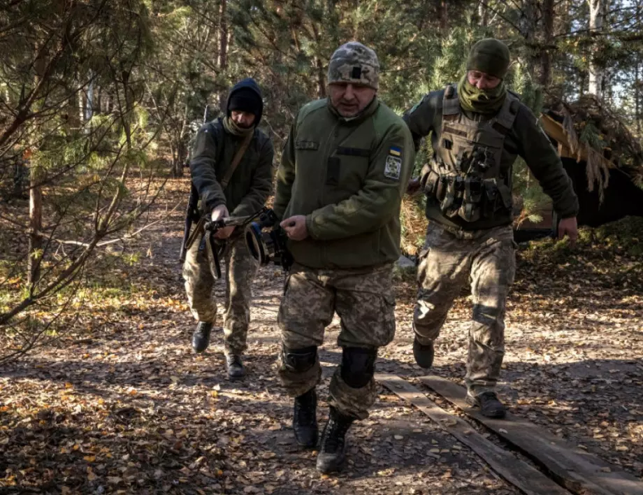 Украински и руски данни: Известно затишие в боевете при Бахмут (ВИДЕО)