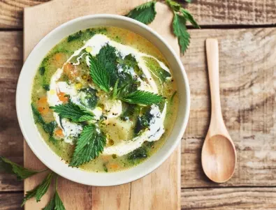 Супа от коприва: Приготвя се лесно, а е много полезна