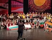 Ученици от Добрич с оригинална изненада към класния си (ВИДЕО)