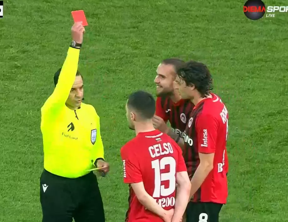 ВИДЕО: Имаше ли червен картон за Локо София срещу Лудогорец?