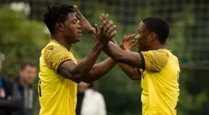 {{ otherArticle[0].article.title }}