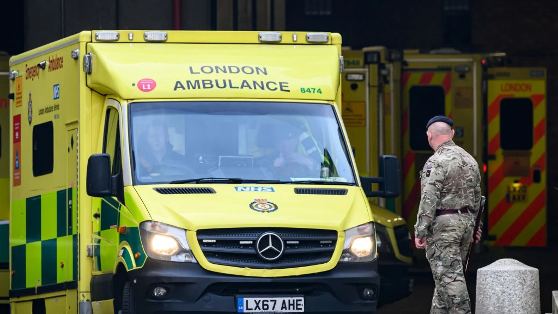 Закъсняла помощ: Хиляди пострадали и 112 жертви на закъснели линейки в Англия 
