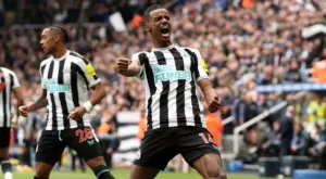 {{ otherArticle[0].article.title }}