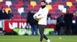 Капитанът на Тотнъм се извини на феновете: Много странен мач