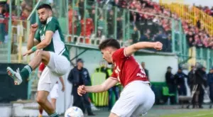 {{ otherArticle[0].article.title }}