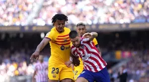 Още един гранд от Англия поиска Жул Кунде, от Барселона са готови да се разделят с него