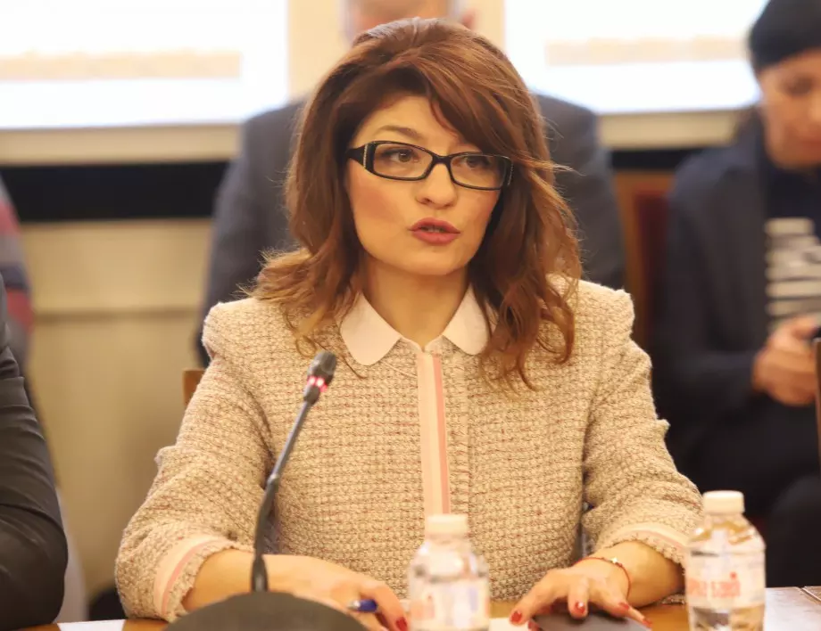 Десислава Атанасова: Очевидно е, че правителство с "Продължаваме промяната" няма да има