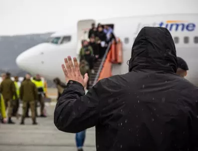 100 украински войници пристигнаха в Норвегия за обучение (СНИМКИ)
