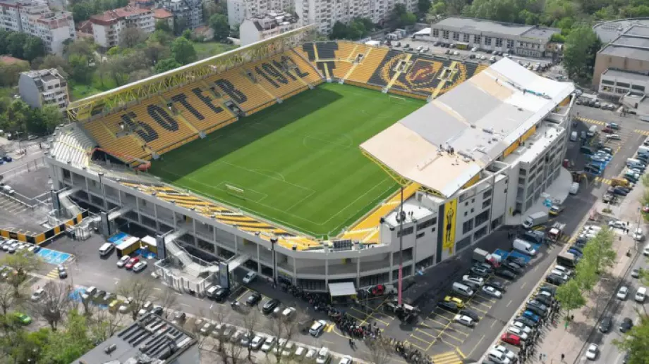 Ботев Пловдив обяви - покрива феновете на Левски с мрежи и пуска още билети