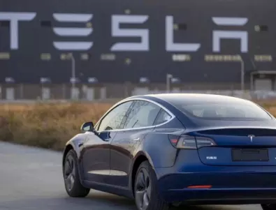 Изследване: Пробегът на колите на Tesla е два пъти по-малък в студа