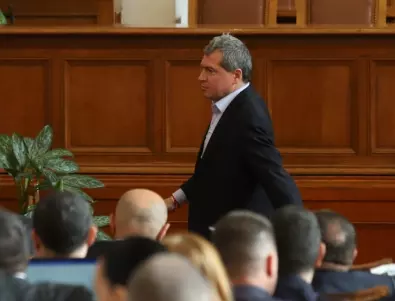 Депутатите на ИТН гледаха брифинга на Радостин Василев с пуканки в ръка (СНИМКА)