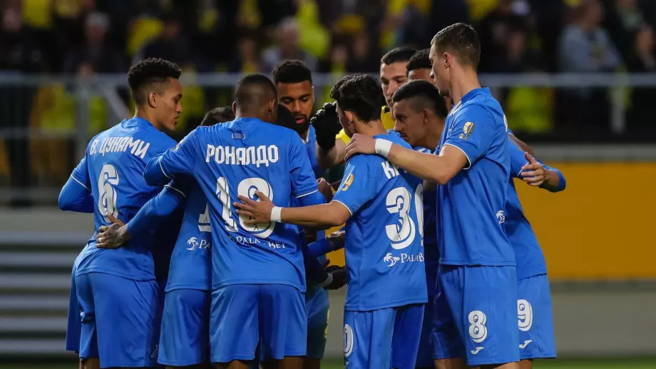 Без основни играчи, но със 7 юноши в групата Левски ще търси победа в Пловдив
