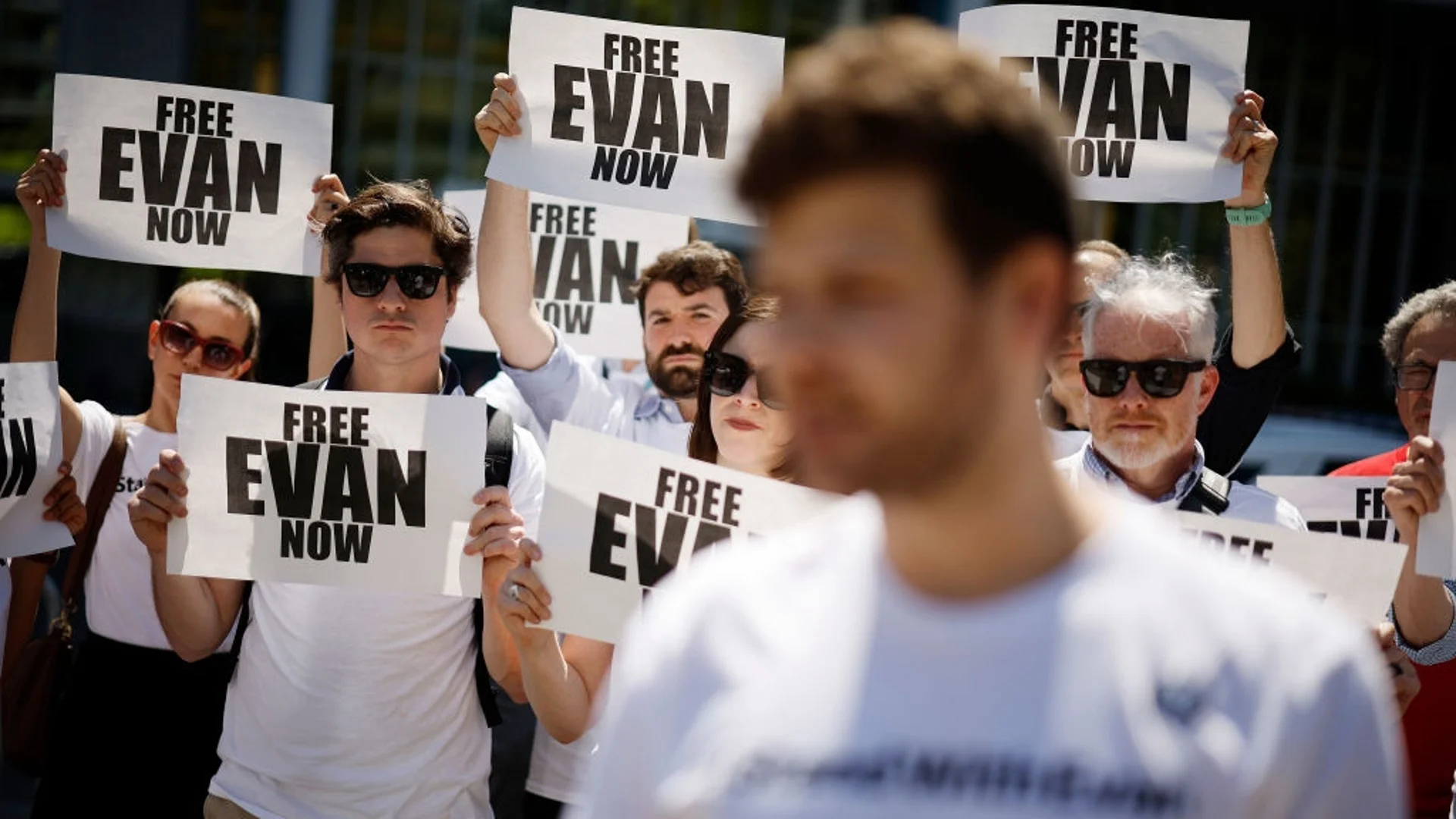 Руският съд отново удължи ареста на американския журналист Еван Гершкович 