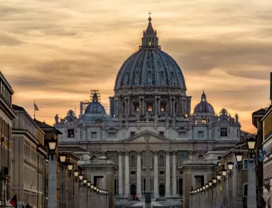 Ватиканът: Операциите за смяна на пола застрашават 