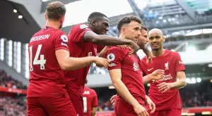 СНИМКИ: Екипът на Ливърпул за сезон 2023/24 е вдъхновен от такъв при Бил Шенкли