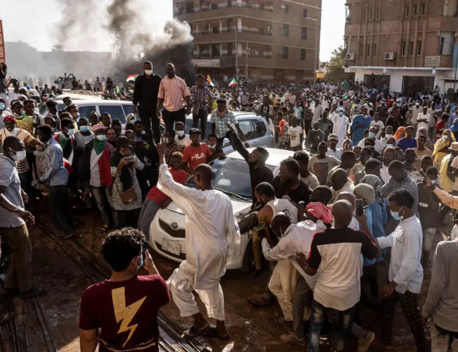Експлозии в столицата на Судан (ВИДЕО)