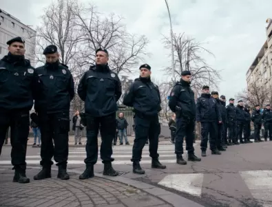 Сръбските власти: Пред всяко едно училище вече ще има полицейски патрул