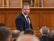 Гешев няма да внася искане за сваляне на имунитета на Делян Добрев