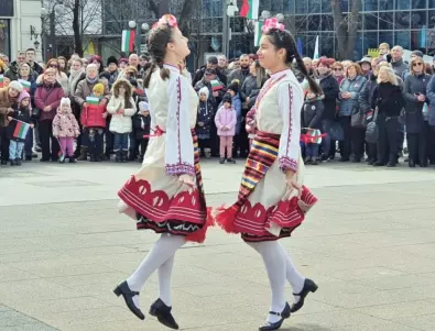 Община Бургас посреща Гергьовден с празничен фолклорен концерт