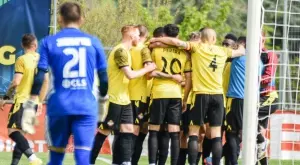 {{ otherArticle[0].article.title }}