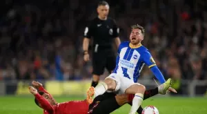 Манчестър Юнайтед се сгромоляса ужасяващо в 99’ срещу Брайтън (ВИДЕО)