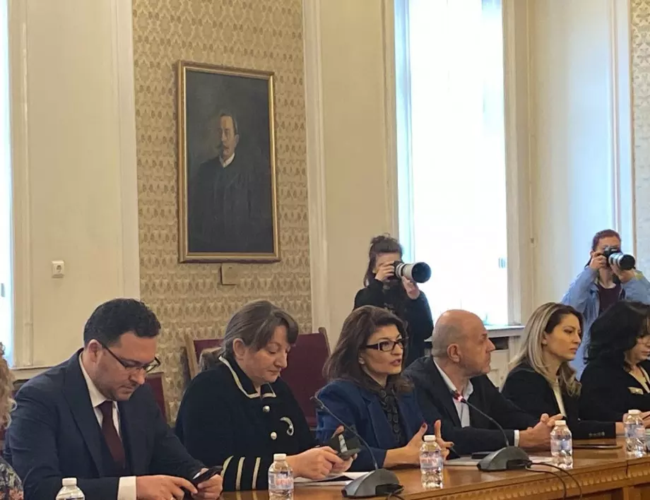 ГЕРБ търсят базово съгласие, "Възраждане" няма да подкрепят никого, но не напук