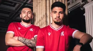 Изненада! Турицов отиде на море с играчи на Лудогорец и ЦСКА 1948