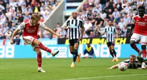 {{ otherArticle[0].article.title }}