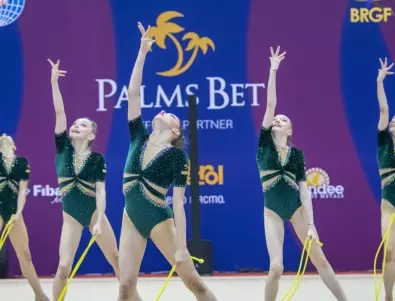 Великолепни! Ансамбълът на България за девойки със злато на пет въжета (ВИДЕО)