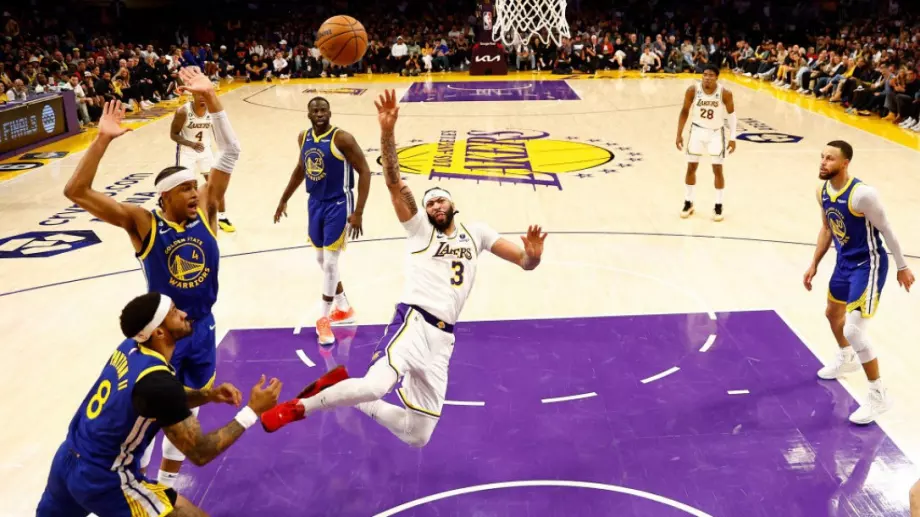 Лос Анджелис Лейкърс и Маями поведоха в своите серии от плейофите в НБА