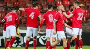 {{ otherArticle[0].article.title }}