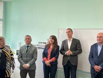 Кметът на Бургас поздрави преподаватели и студенти от университет 
