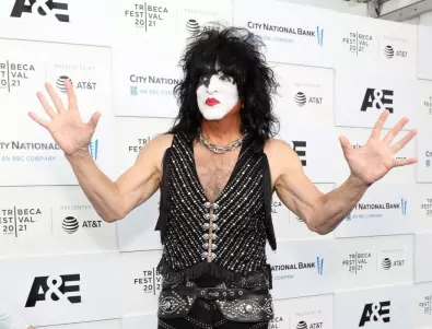 Фронтменът на Kiss първо се обяви против смяната на пола при непълнолетни, но после се отметна