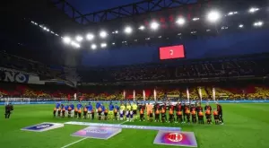 Звезда приключи с ПСЖ и се отправи към дербито Интер - Милан