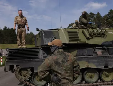 Просто си стоят на открито: 100-те танка Leopard 1, които Швейцария отказа да даде на Киев