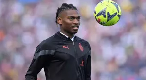 СНИМКИ: Рафаел Леао се появи с пола на италианските футболни "Оскар"-и