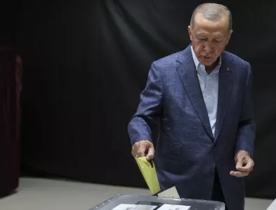 Алиансът зад Ердоган води на парламентарните избори в Турция