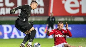 {{ otherArticle[0].article.title }}