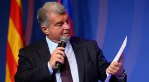 Барселона чака Ектор Форт да стане пълнолетен - после го "връзва" с нов договор