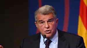 В очакване на 100 млн. евро: Критикува Бартомеу, а сега и Лапорта направи същото в Барселона